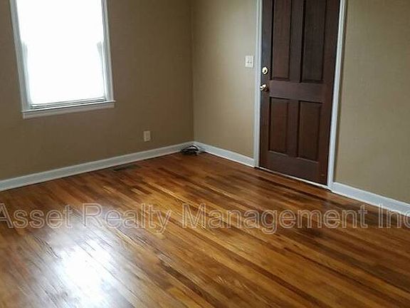 4th image of 2027 Price Ave
