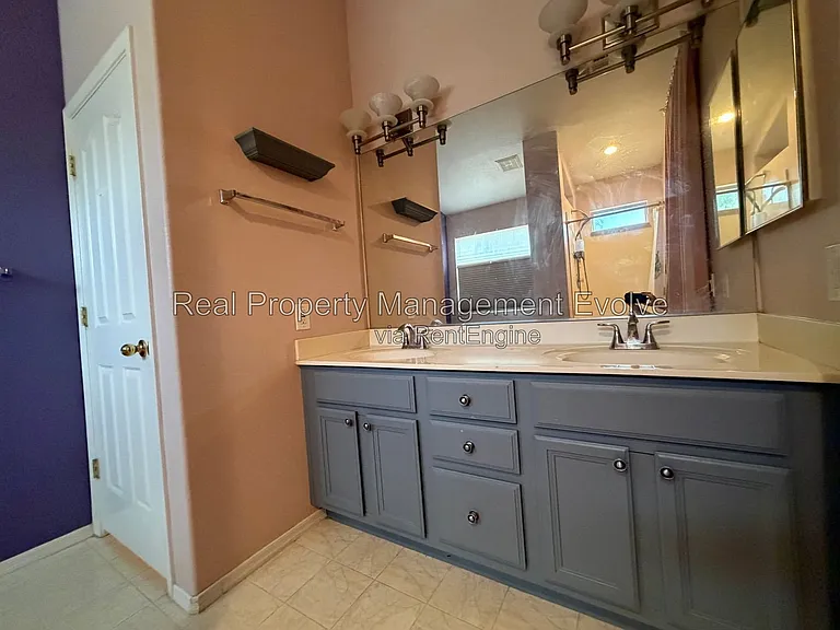2227 E Edna Ave — Photo 18