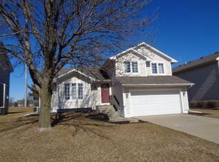 9109 Ridgeview Dr, Johnston, IA 50131