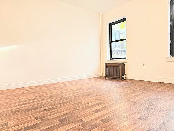 5th image of 346 21st St APT 1R