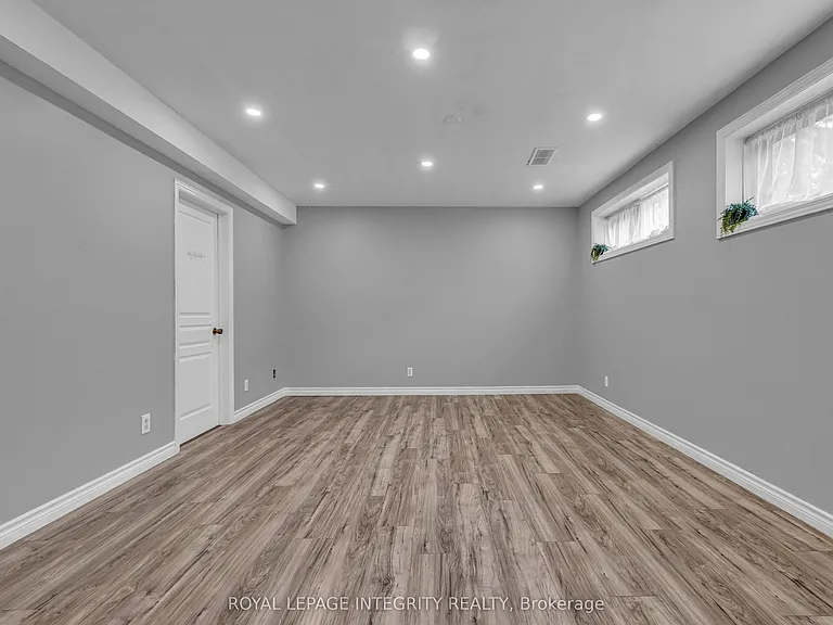 924 Rex Ave — Photo 27
