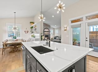 347 E Jefferson Ave, Sisters, OR