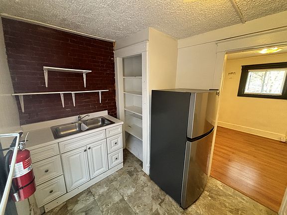 4th image of 631 N Prince Street2nd Floor Ter
