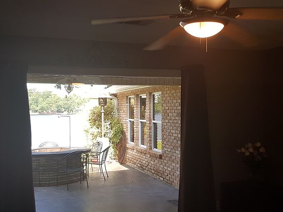 3rd image of 105 Mariner Cir