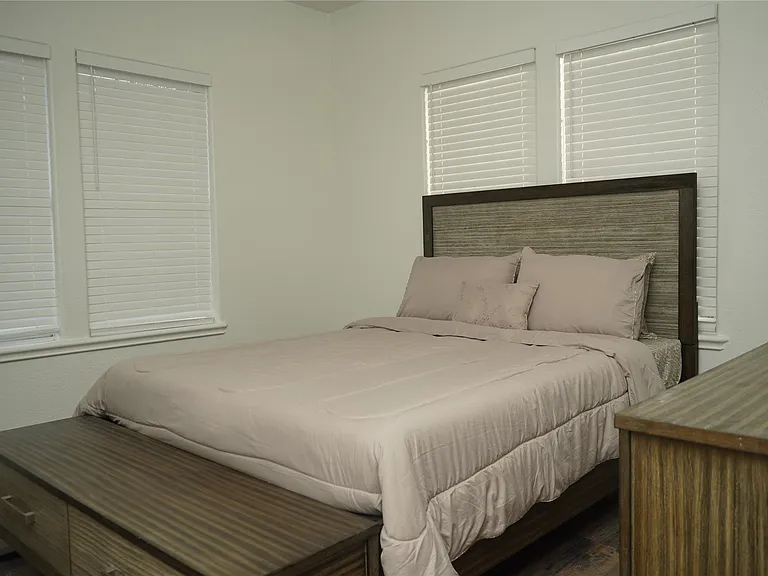 2516 Isabella St — Photo 6