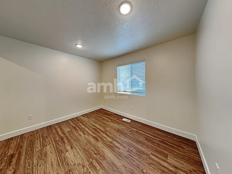 301 N Gibbons Ln — Photo 21