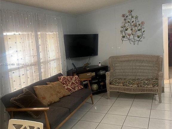 5th image of 12810 SW 17th St