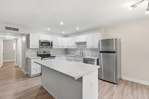 5525 E Thomas Rd Photo 1