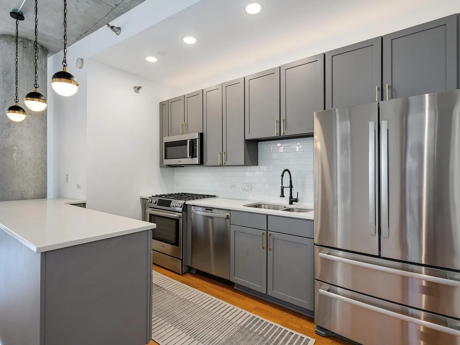 720 N Larrabee St — Photo 3