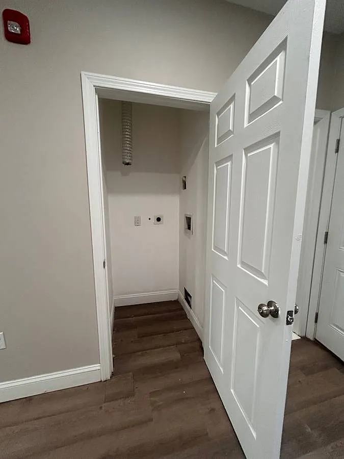 4 bed, $2,375 — Photo 3