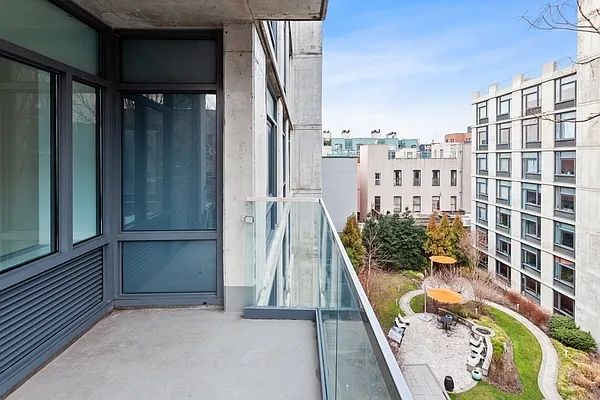 Rented by Greystar | media 15