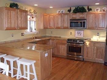 2nd image of 27 Narragansett Trl