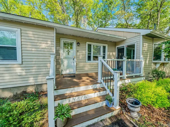 17 Arnold Drive, Middle Island, NY 11953