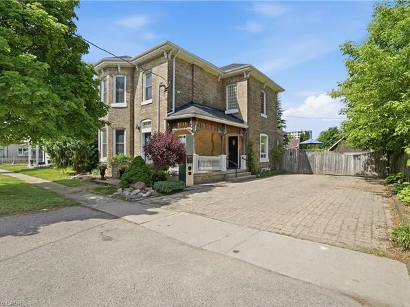 86 Oak St, Brantford, ON N3T 2B3
