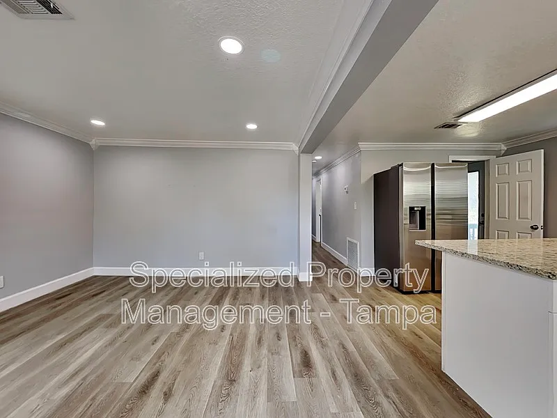 3 bed, 2.0 bath, 1152 sqft, $2,099 — Photo 3