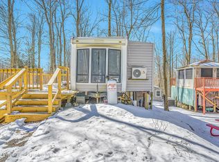 102 Canoe Corridor, Gouldsboro, PA 18424