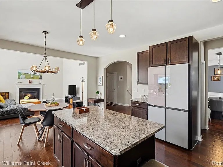 4846 E Stonegate Cir — Photo 8