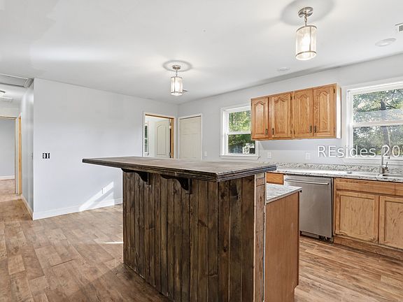5th image of 109 Dove St