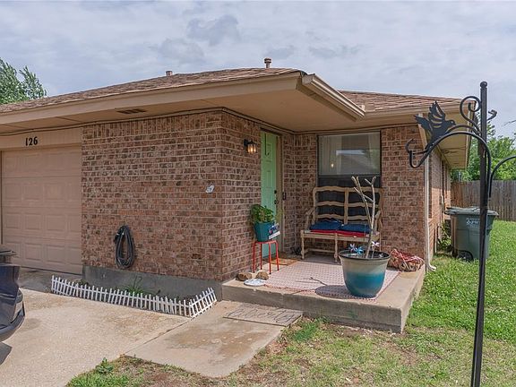 2nd image of 124 Barrett Pl