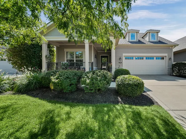3074 Indian Summer Cir, Valparaiso, IN 46383