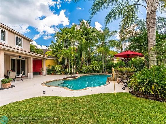 4th image of 1049 Lavender Cir