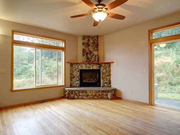 4th image of 3455 Woodcrest Ln