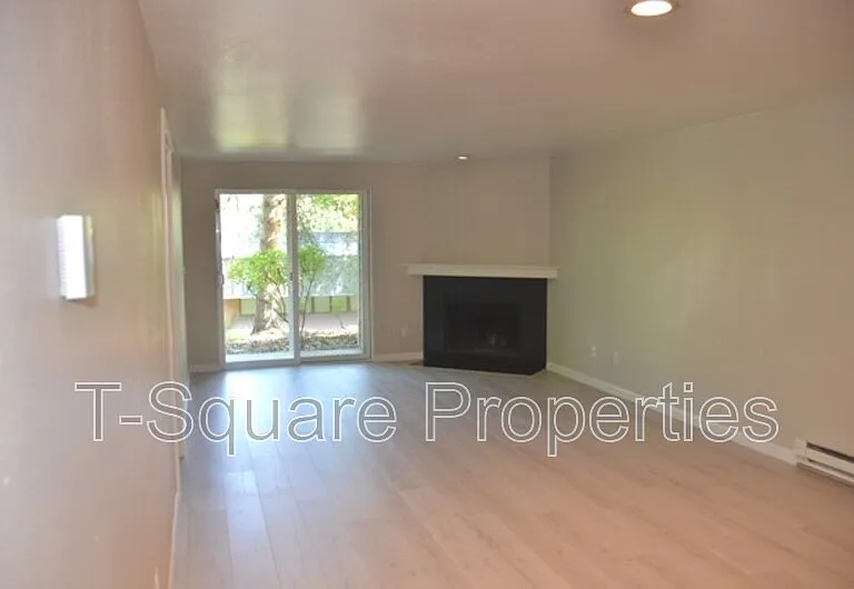 726 Kirkland Cir #C-103 — Photo 5