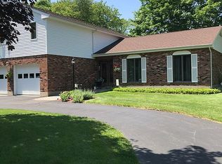 6 Center Rd, Waterford, CT 06385