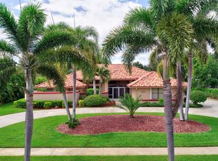 15415 Meadow Wood Dr, Wellington, FL 33414