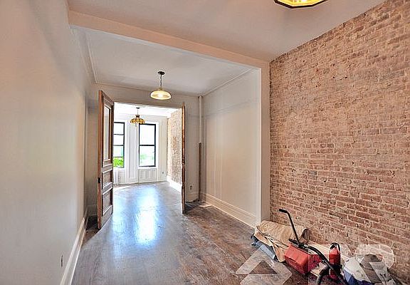 3rd image of 681 Sterling Pl #1G