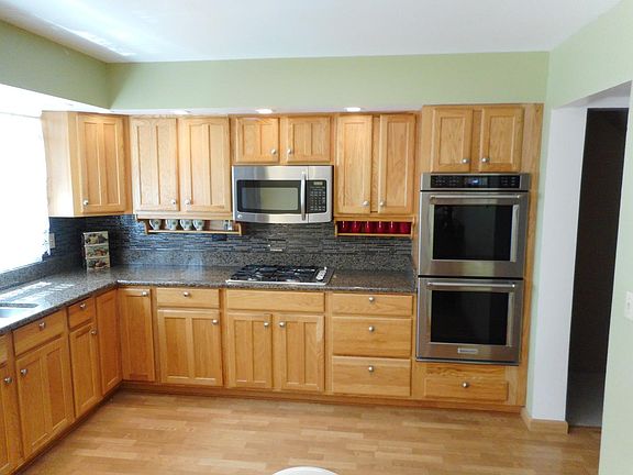 2nd image of 231 Lakeview Ln