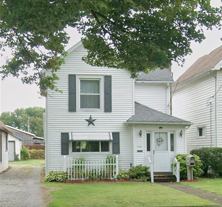 1st image of 596 Mill St