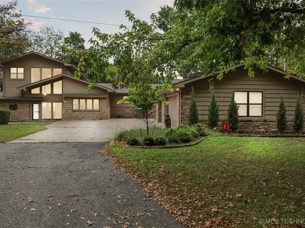 2107 Cedar Ln, Grove, OK 74344
