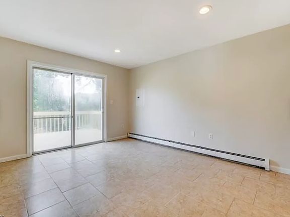 2nd image of 31 Dewey St #2B