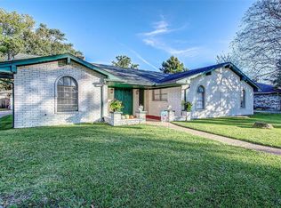 502 Red Bud Ln, Baytown, TX 77520