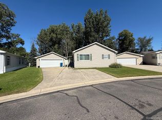 138 Ashley Cir, Swartz Creek, MI 48473