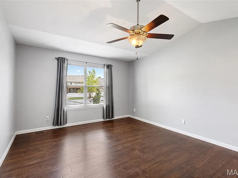 209 Flint Brook Dr — Photo 10