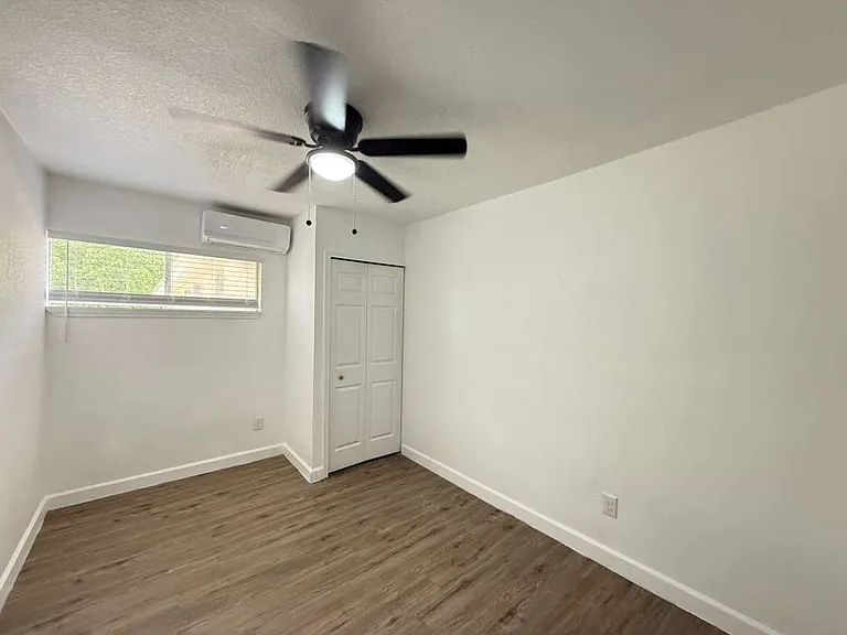 411 Yolanda Dr — Photo 8