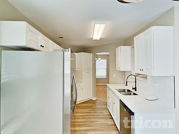 5th image of 295 Oak Meadows Pl