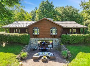 85 Rock Rest Rd, Hendersonville, NC 28739