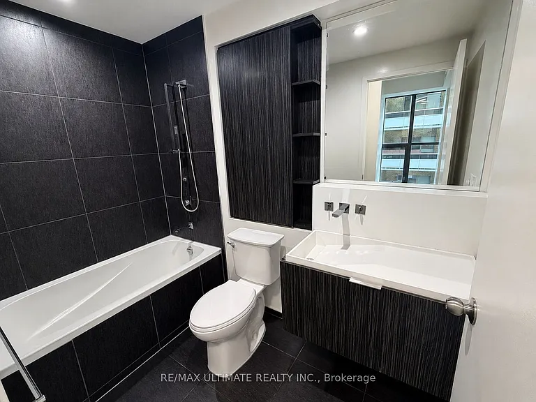 101 Charles St E #301 — Photo 11