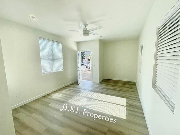 3rd image of 3084 Meade Ave #1