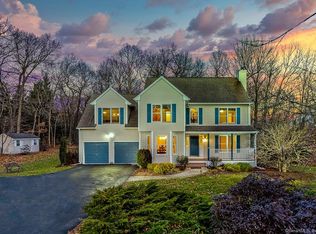 87 Old Kent Rd N, Tolland, CT 06084