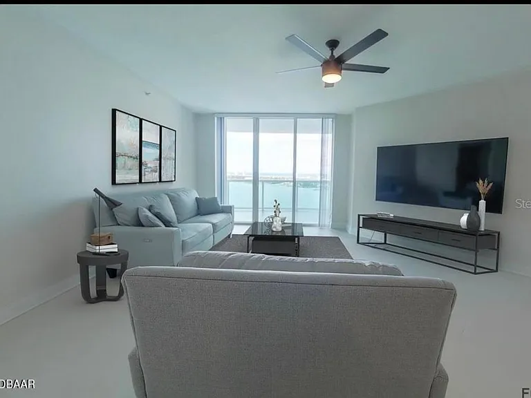 241 Riverside Dr #2206 — Photo 4