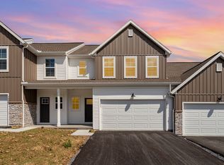 7868 Oak Brook Dr, Harrisburg, PA 17112