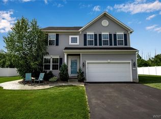 4978 Cloverleaf Ln, Lockport, NY 14094