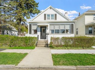 426 8th Ave, Troy, NY 12182