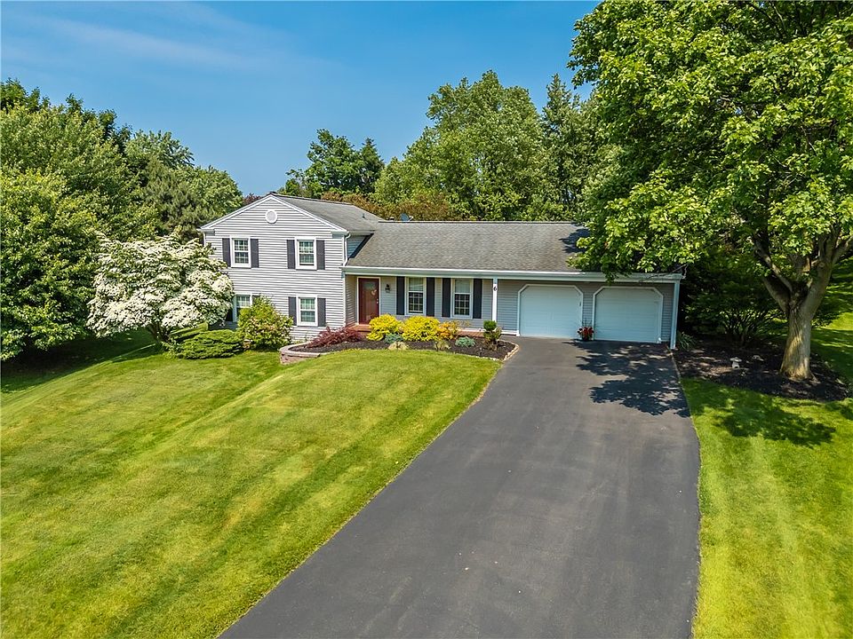 1st image of 6 Wellington Cir