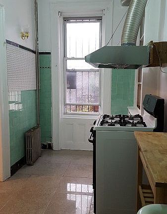 5th image of 413 Stanhope St #1