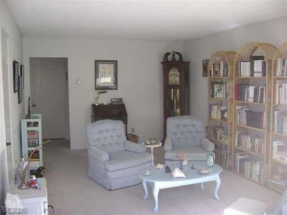 4th image of 11248 Village 11